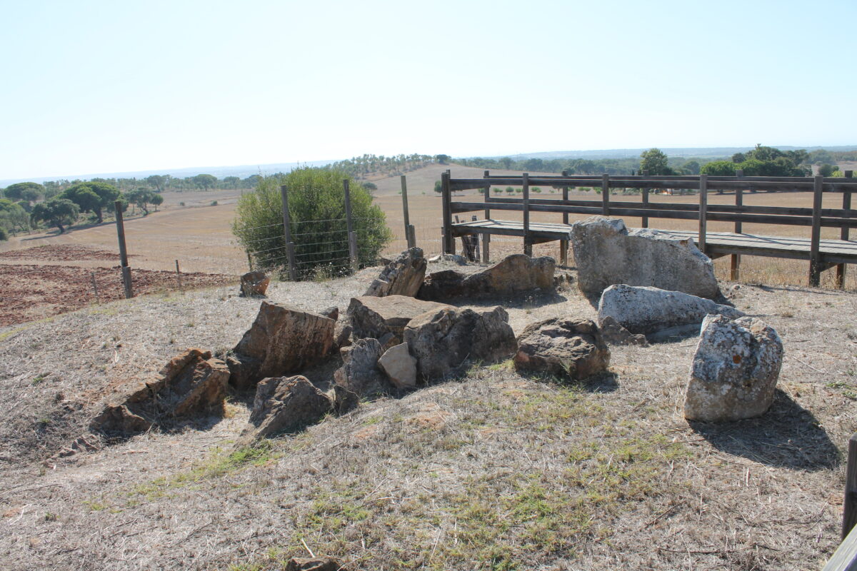 Dólmen/Monumento Megalítico da Pedra Branca