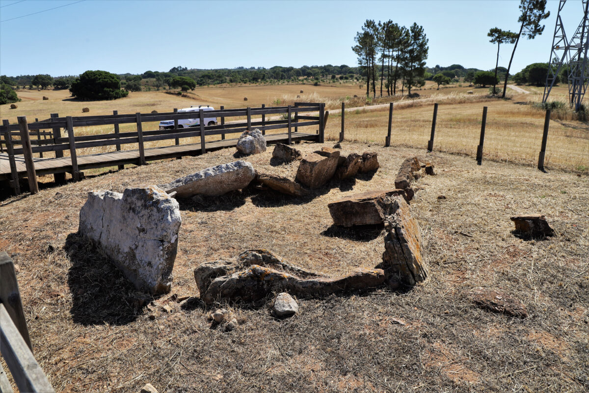 Dólmen/Monumento Megalítico da Pedra Branca